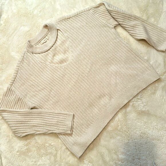 Cute Cream Colored Vneck Opening Sweater - Picture 1 of 7